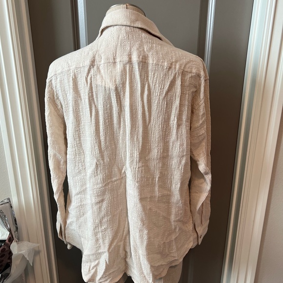 Button up - Picture 2 of 2